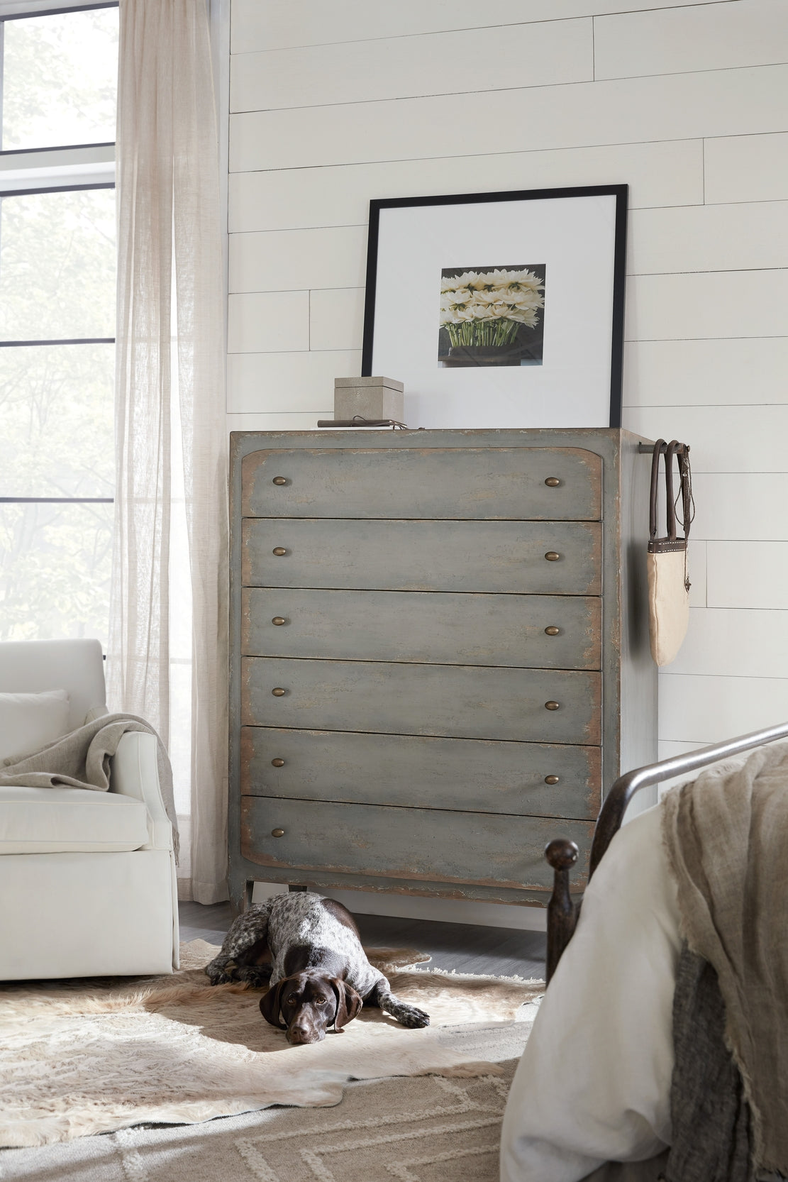 Hooker Furniture Ciao Bella Six-Drawer Chest- Speckled Gray